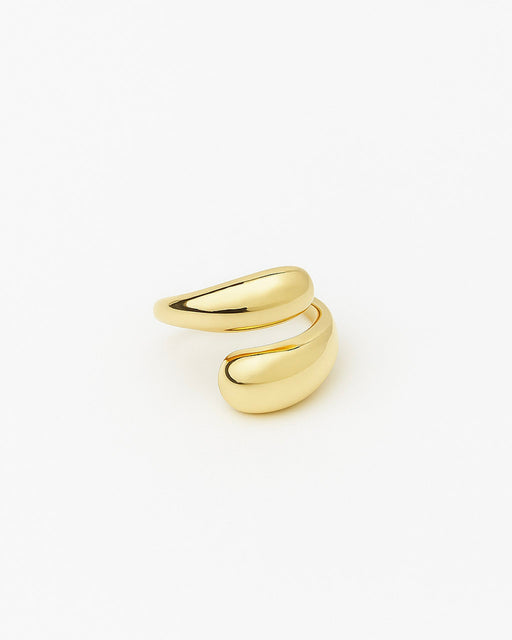 Close‑up of Giselle sculptural statement ring in 18k gold