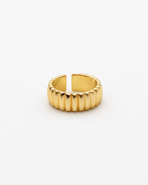 Maia chunky gold ring on hand, minimalist style