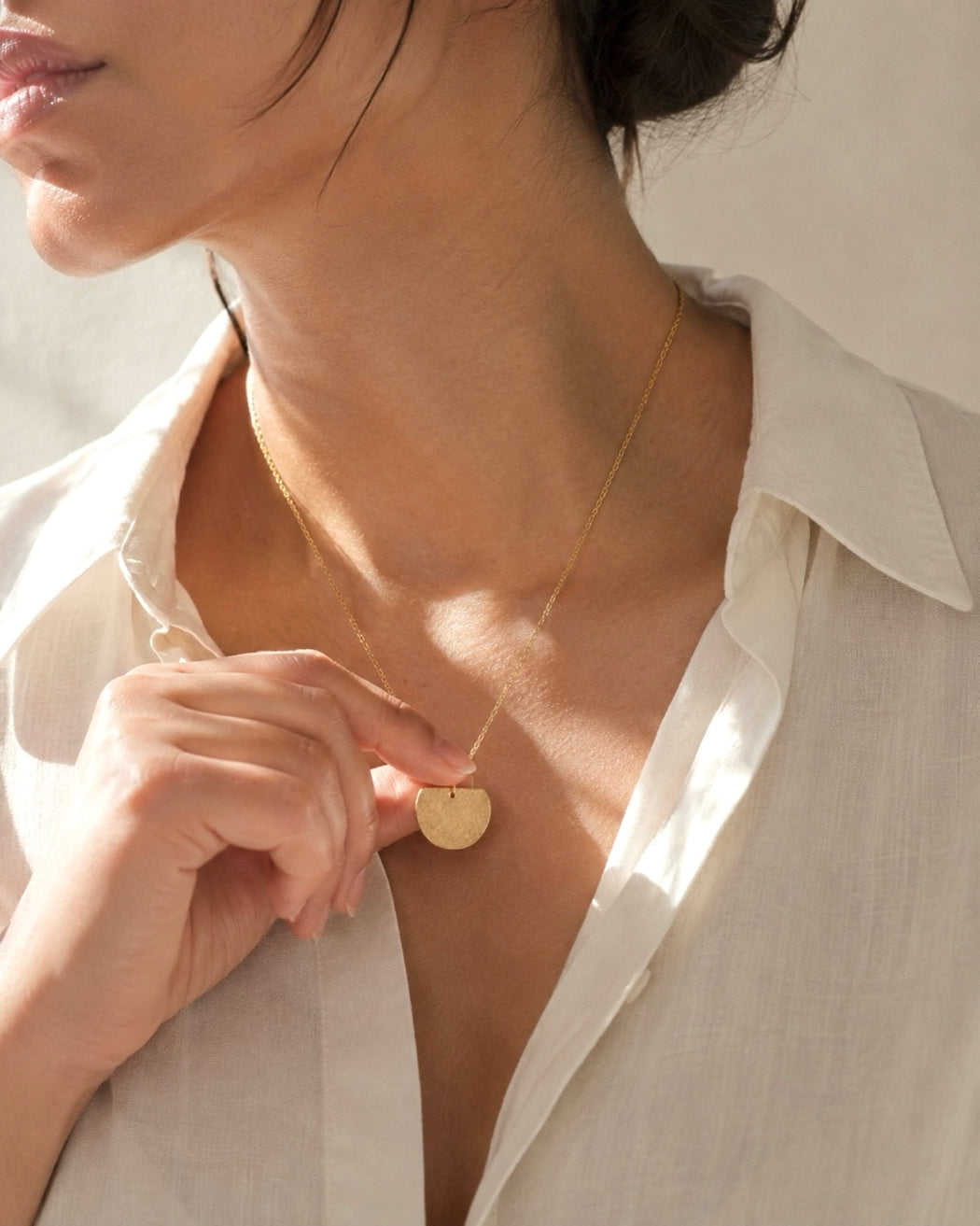 Emma Textured Pendant Necklace
