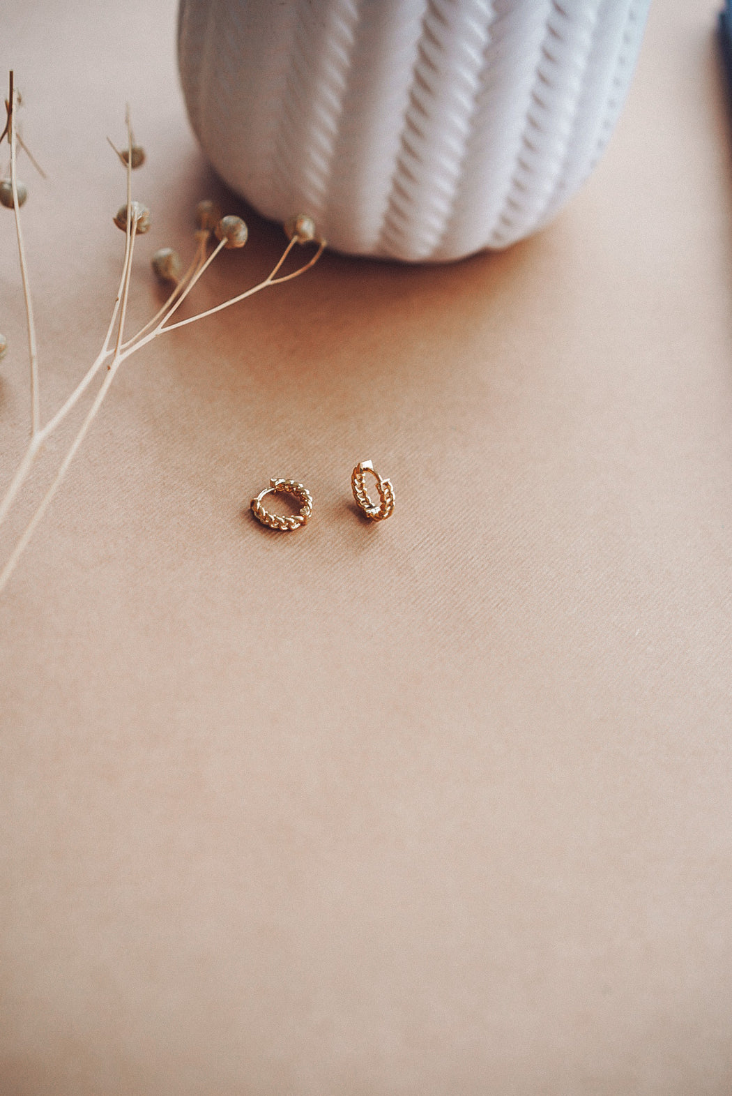 Leia Mini Link Huggie Hoops