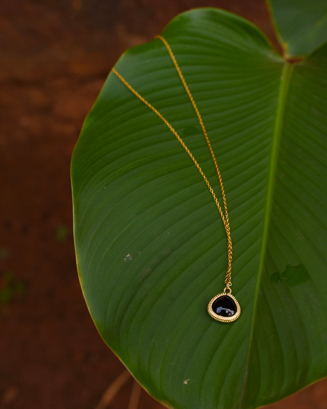 Lorelai Black Pendant Necklace