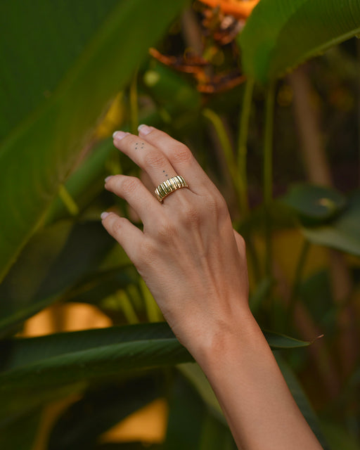 Sculptural gold ring – Maia by Mirada Kollektive